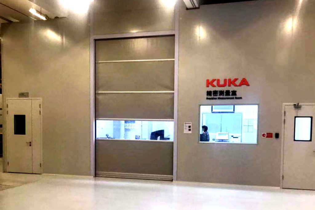 kuka庫卡機器人工廠安裝的美高快速門插圖